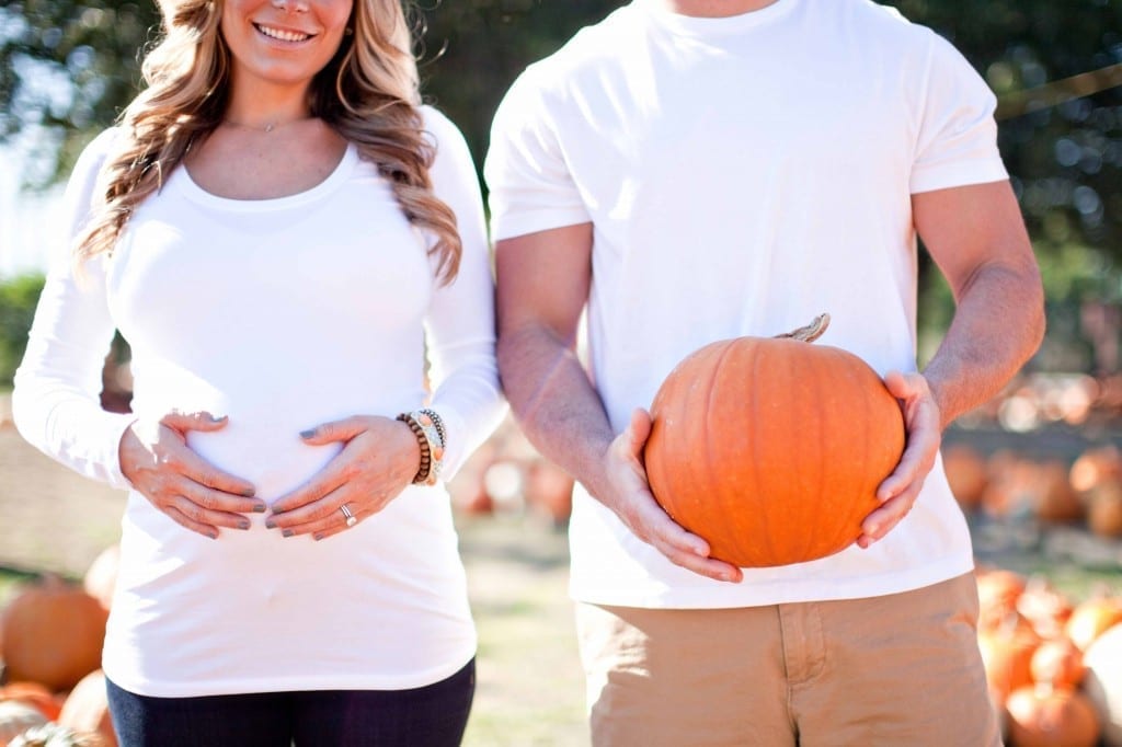 pumpkin maternity photos
