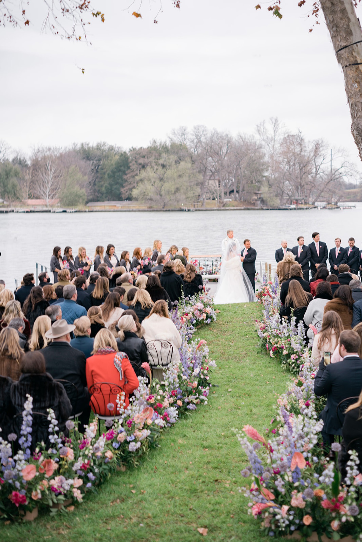Outdoor wedding ceremony on Lake McQueeney