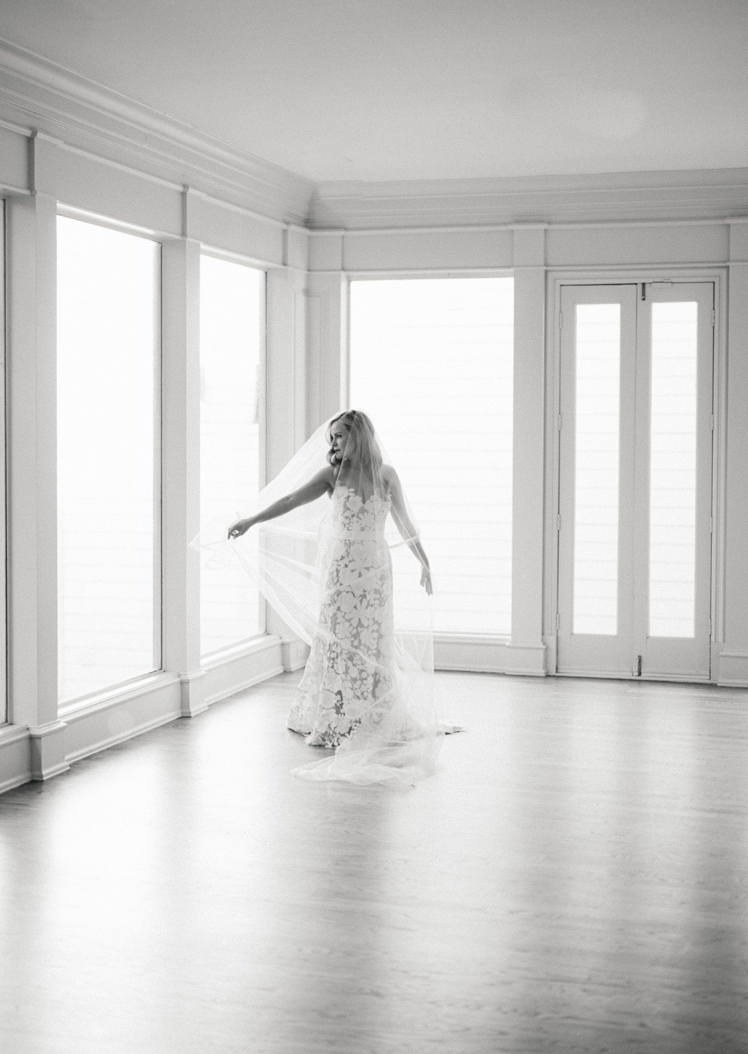 Houston Bridal Photos with Veil 