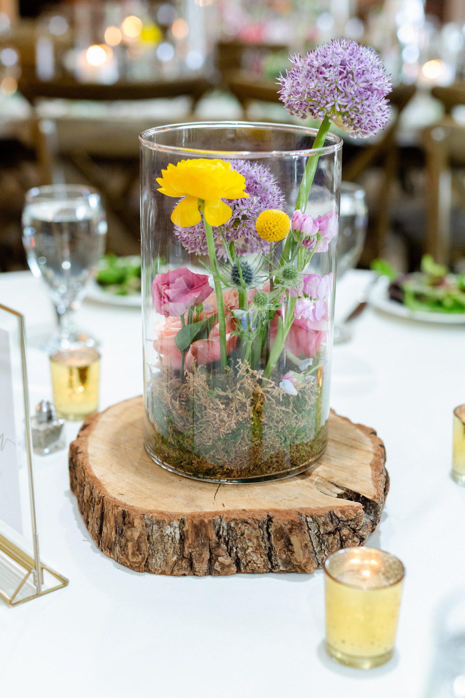 Wedding reception table flower decor.