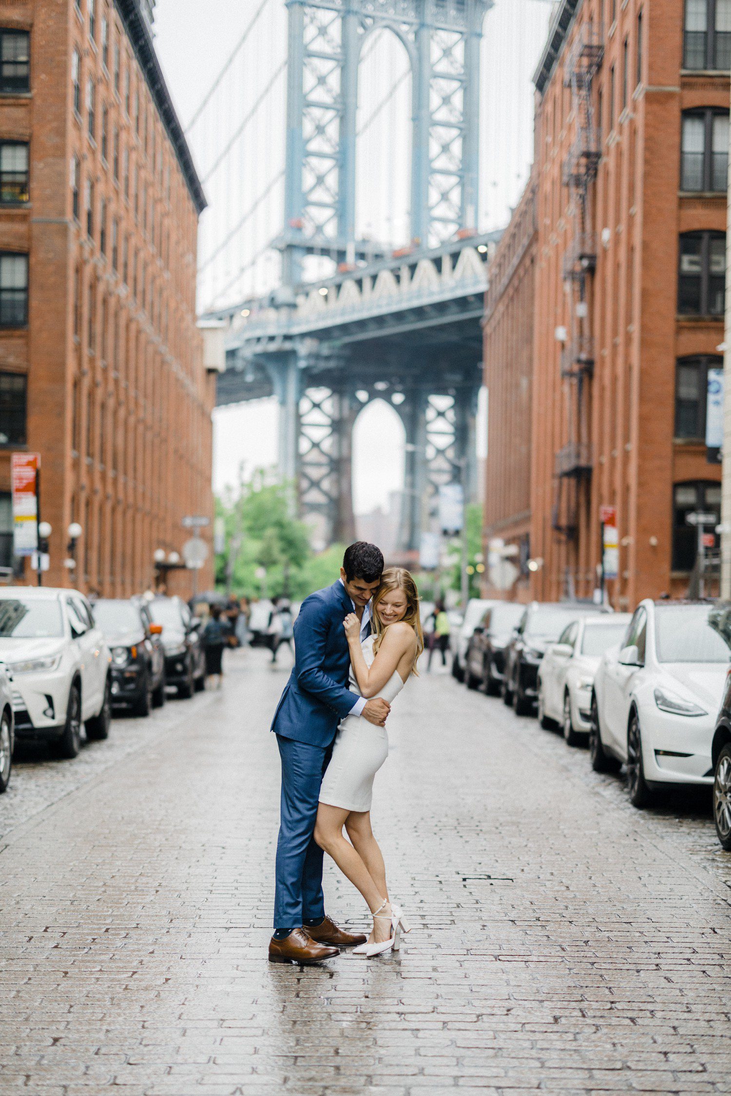 Brooklyn Engagement Photos near Brooklyn Bridge. 