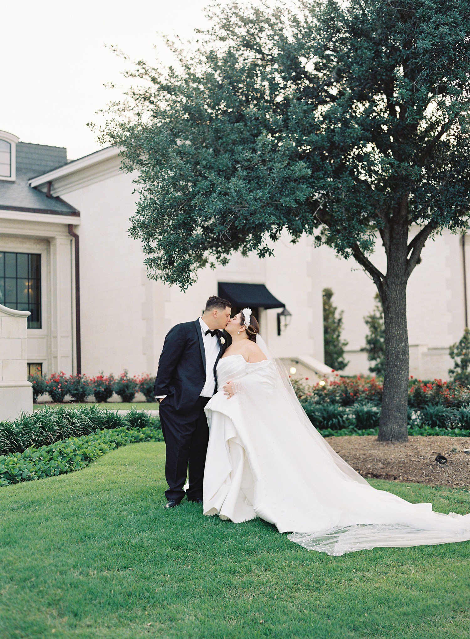Bride and groom at wedding at Lakeside Country Club in Houston Texas.